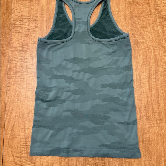 Athleta Camo Tank Top - Picture 2 of 3